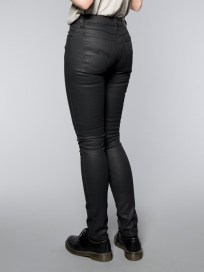 Nudie-jeans-skinny-lin-black-in-black-alce-shop-madrid-4